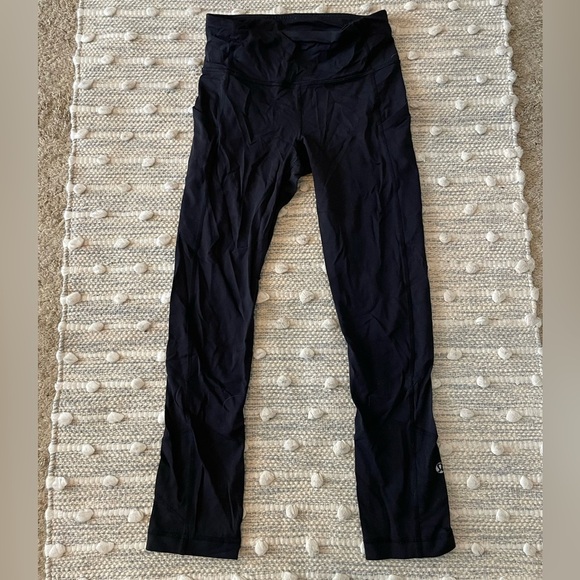lululemon athletica Pants - Lululemon size 2 cropped leggings 3/4th length
